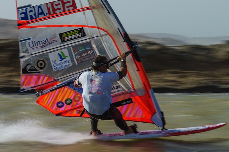 Vitesse : Nouveau record de vitesse en windsurf !