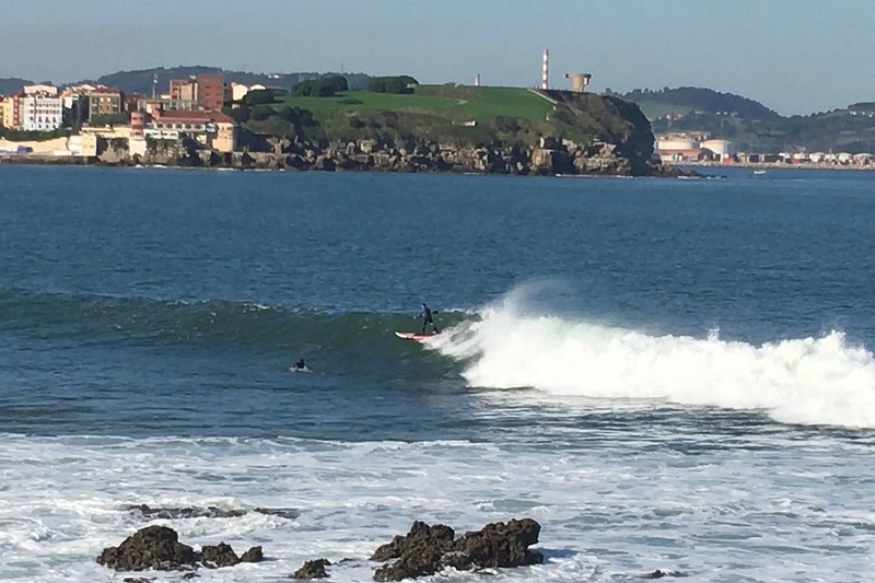 Vidéo : Du SUP surfing à Gijon