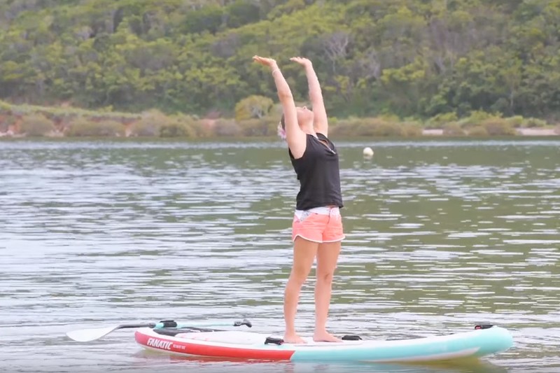 Vidéo : Du SUP yoga avec Sarah Hébert