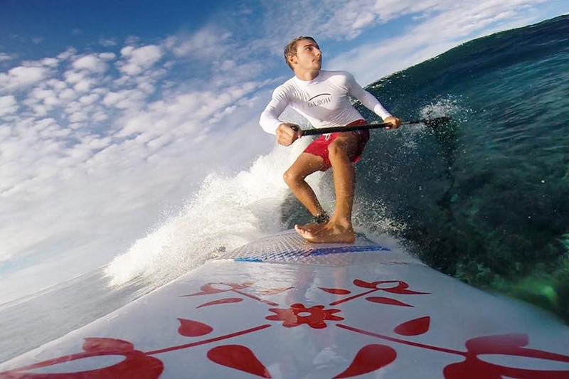 SUP surf session en Nouvelle-Calédonie